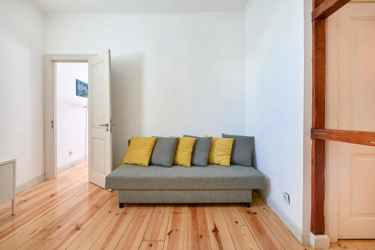 Sunny Apartment In Lisbon! البرتغال